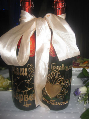Свадебные бутылки с шампанским