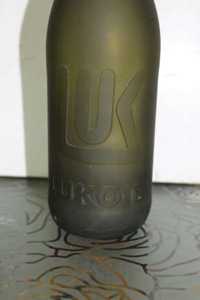 Рисунок на подарочной бутылке