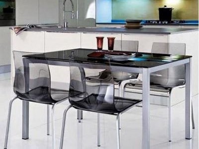 Черное стекло