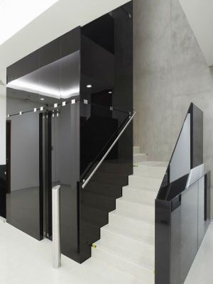 Черное стекло