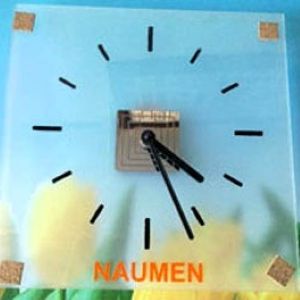 Зеркало с часами