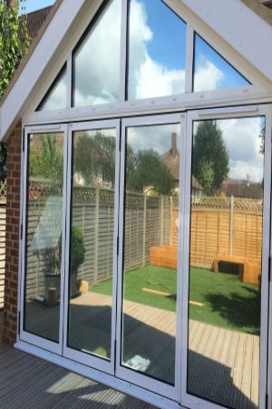 Стекла для уличных и межкомнатных дверей