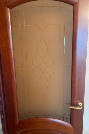 Матовое стекло с рисунком в межкомнатную дверь