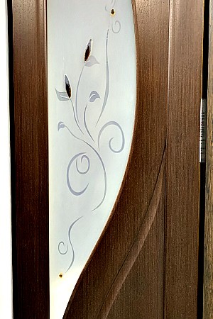 Фигурное матовое стекло с рисунком для дверей