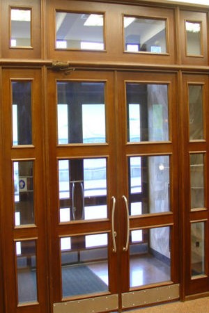 Стекла для уличных и межкомнатных дверей