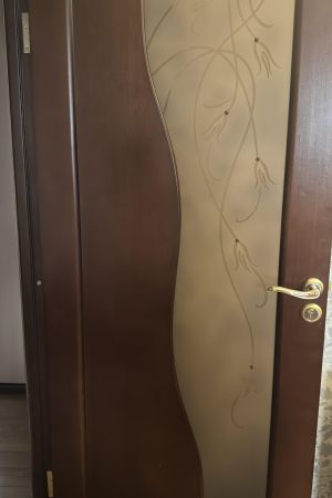 Фигурные стекла в межкомнатной двери 