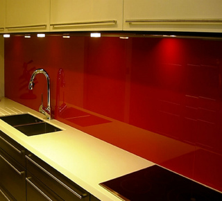 Фартук на кухню из стекла с покраской