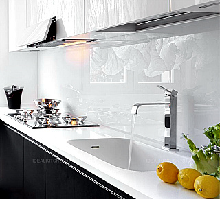 Фартук на кухню из стекла с покраской