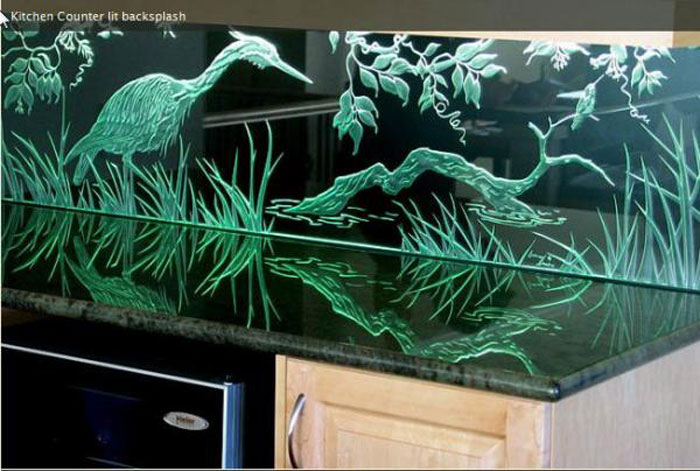 Стеклянный кухонный фартук