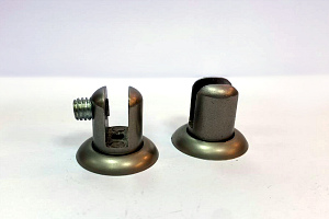 Полкодержатели для стеклянных полок.