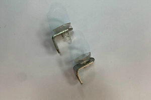 Полкодержатели для стеклянных полок.