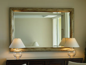 Замена настенного разбитого зеркала