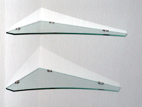 Стеклянные фигурные полки.