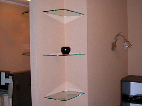 Стеклянные полки на стену.