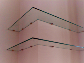 Стеклянные полки на стену.