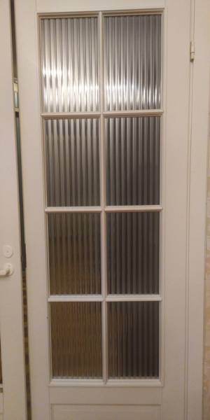 в межкомнатной двери Стекло полосатое