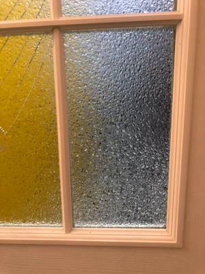  Стекло в дверь со штапиками