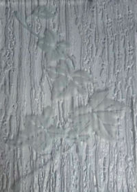 Пескоструйный рисунок на рифленом стекле.