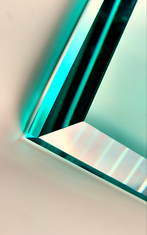 Стекло с фацетом