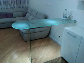 Стеклянная столешница на журнальный стол