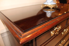 Стеклянная столешница на тумбу