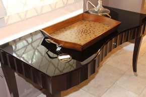 Фигурная столешница из бронзового стекла