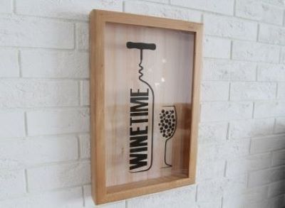 Нанесение надписей и логотипов на стекло и зеркала