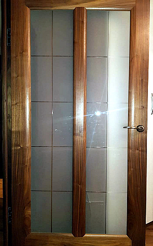 Матовое стекло с рисунком в межкомнатную дверь