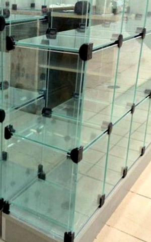 Виды стеклянных витрин.